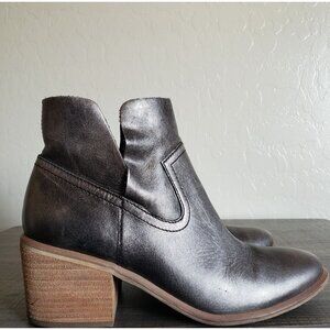 BP Brice Notched Metallic Silver Leather Ankle Booties Women's 8 Western Cowgirl